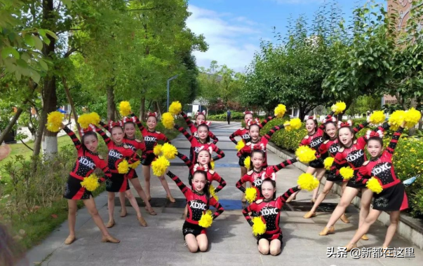 恭喜！新都区夺得2022年成都市青少年（学生）运动会的健美操（啦啦操）比赛一等奖！